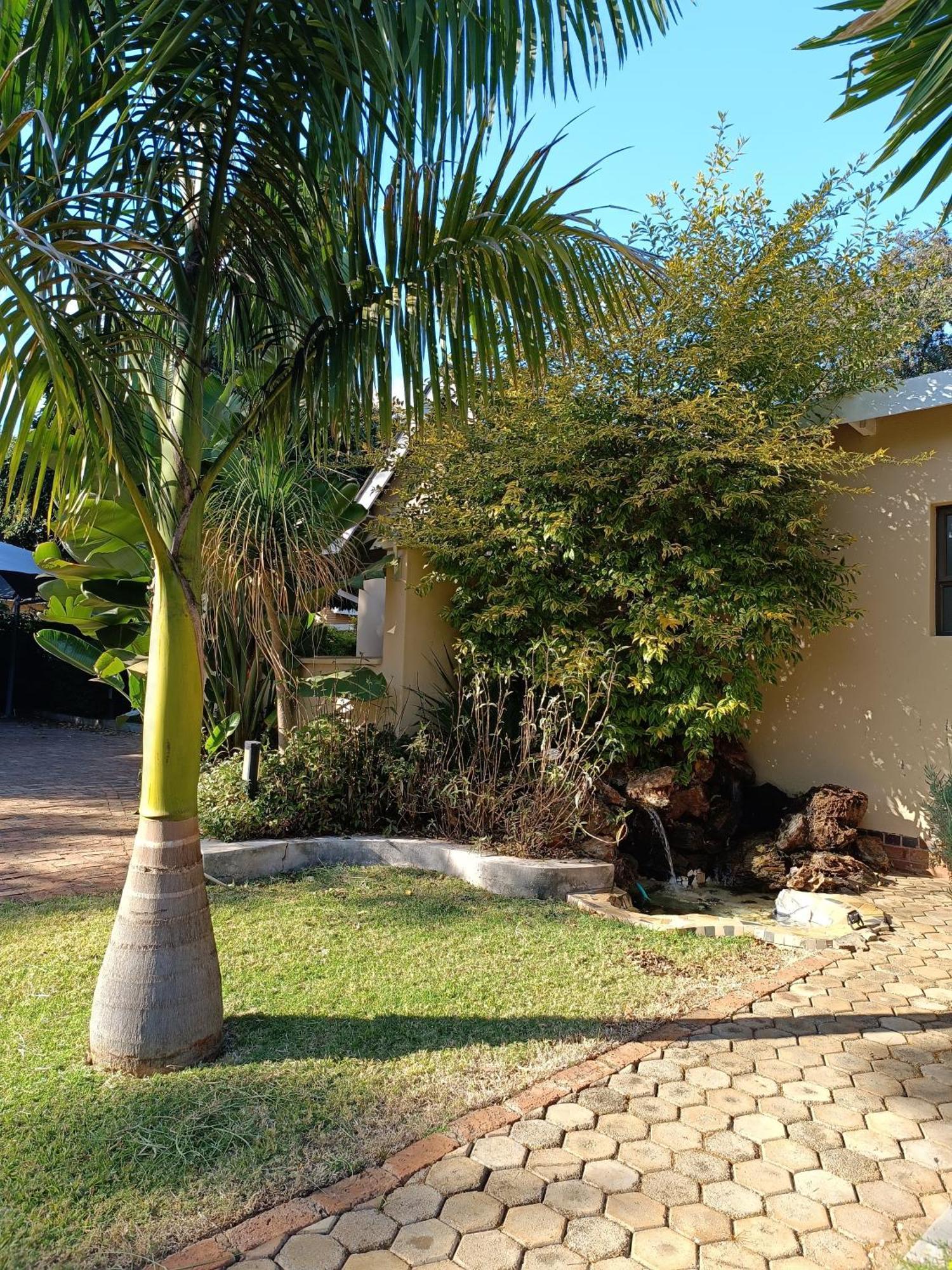 Jacaranda Hotell Harare Exteriör bild