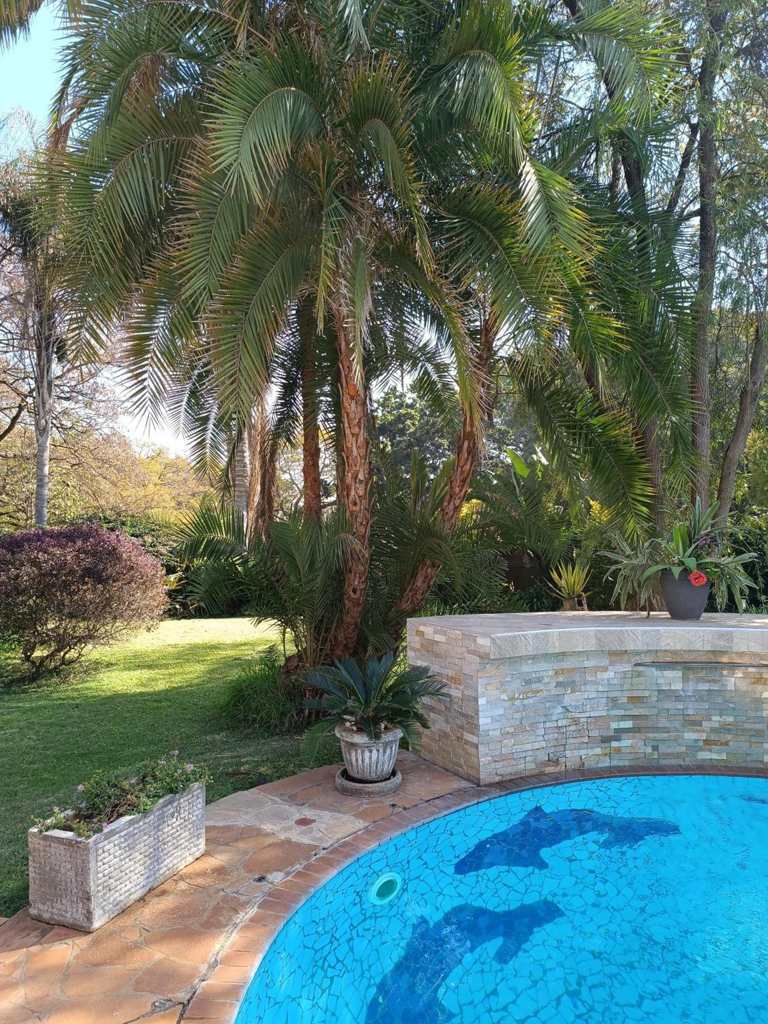 Jacaranda Hotell Harare Exteriör bild