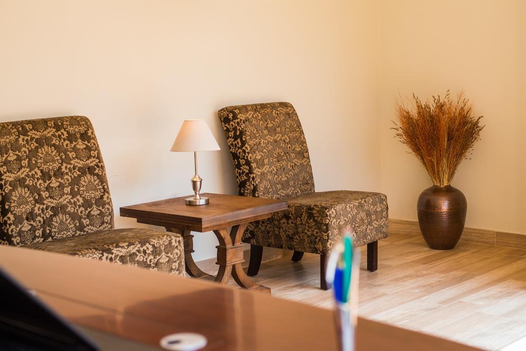 Jacaranda Hotell Harare Exteriör bild