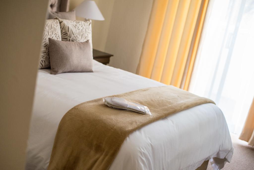 Jacaranda Hotell Harare Exteriör bild