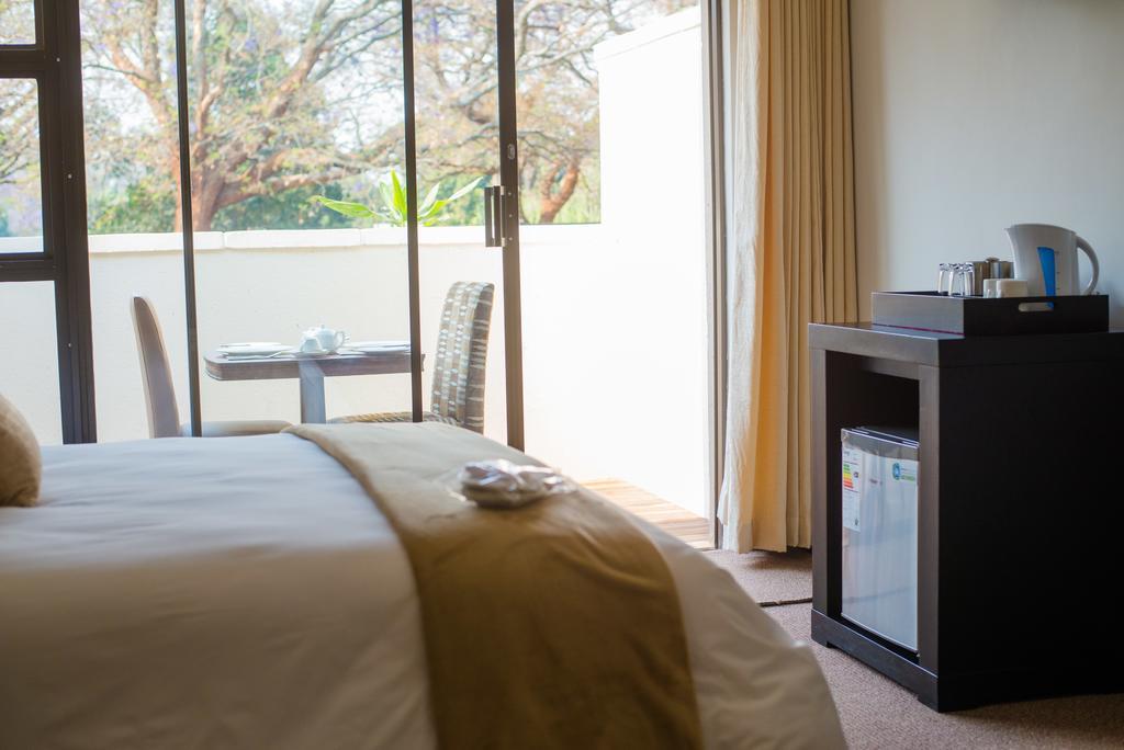 Jacaranda Hotell Harare Exteriör bild