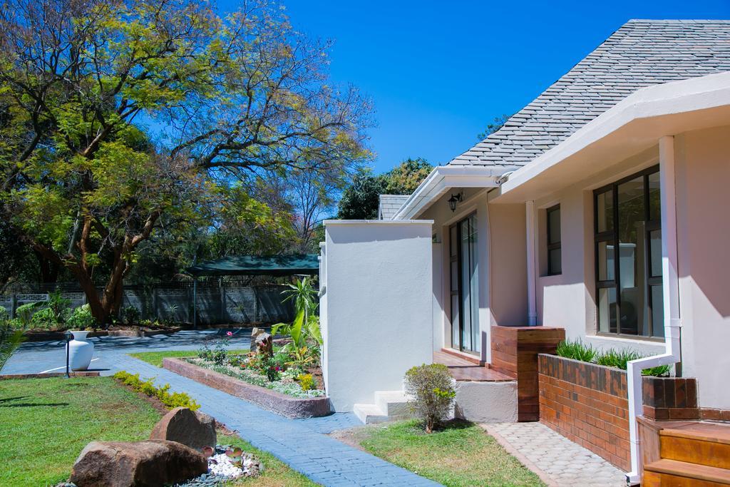Jacaranda Hotell Harare Exteriör bild